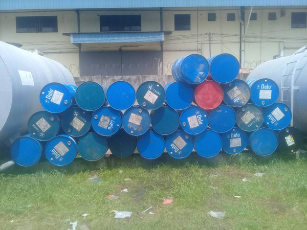 Second hand empty drums